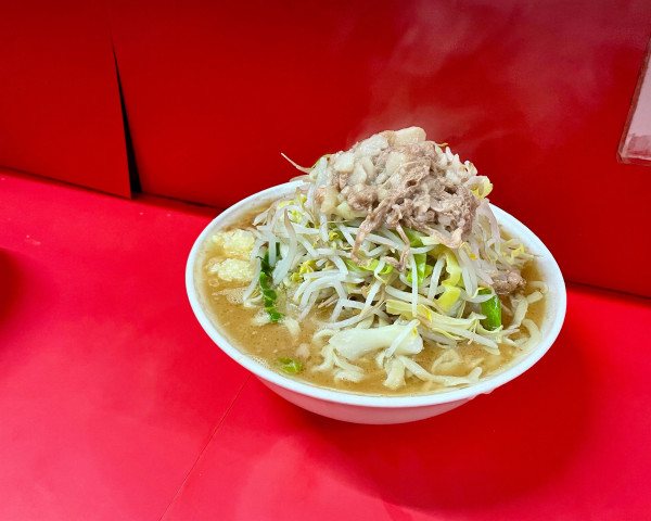 「大(1100円)/ニンニクヤサイアブラ」@ラーメン二郎 松戸駅前店の写真