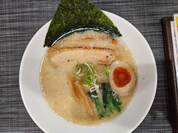 「煮干し豚骨なつ」@らぁめん 椰斗の写真