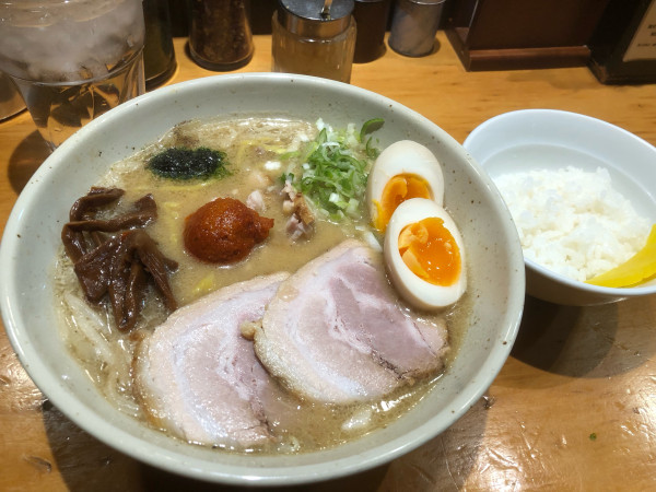 「特製辛味噌ラーメンセット（＋替え飯）（1,470円）」@つじ田 味噌の章の写真