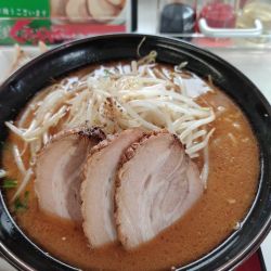 味噌チャーシュー3枚　大盛　もやし増し