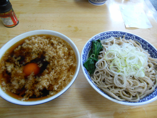 「天ぷらそば（冷）＋卵」@さかえやの写真