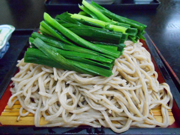 「にら蕎麦（大盛り）」@日晃そばの写真