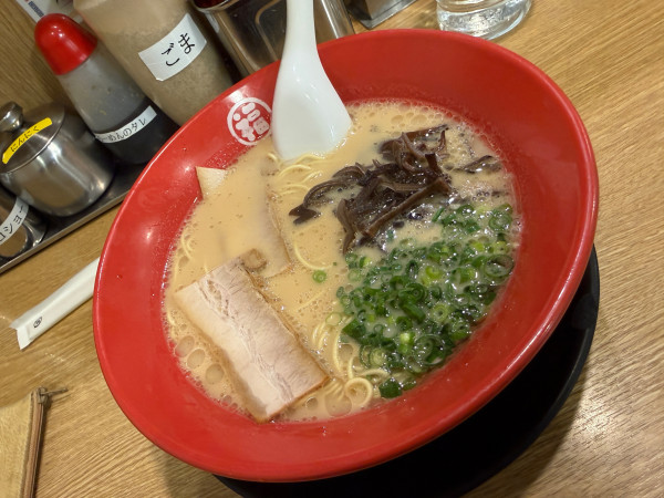 「特製ラーメン」@豚骨ラーメン 福の軒の写真