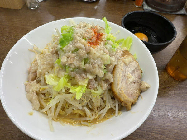 「味噌油そば（中）＋生卵」@らーめん 旭郎山の写真