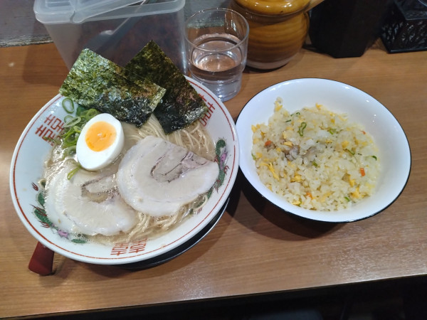 「豚骨ラーメン炒飯セット¥1200-」@豚骨発祥 久留米ラーメン くるめやの写真