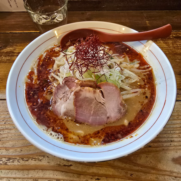 「辛味噌らーめん」@東京味噌らーめん 鶉の写真