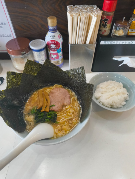 「ラーメン+海苔増し　950円」@らぁめん元住家の写真