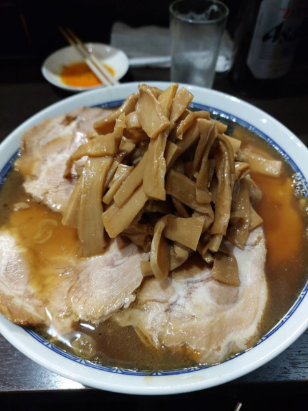 「ラーメン 中盛＋メンチャー＋ピール」@中華そば べんてんの写真