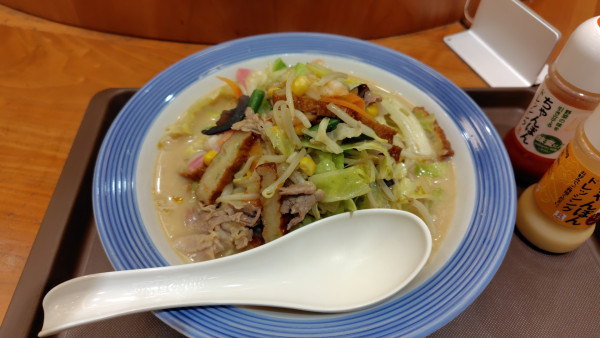 「野菜たっぷりちゃんぽん　990円」@長崎ちゃんぽん リンガーハット ノクティ溝の口店の写真