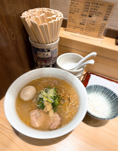「味噌ラーメン1200味玉200ちょい飯50」@三ん寅の写真