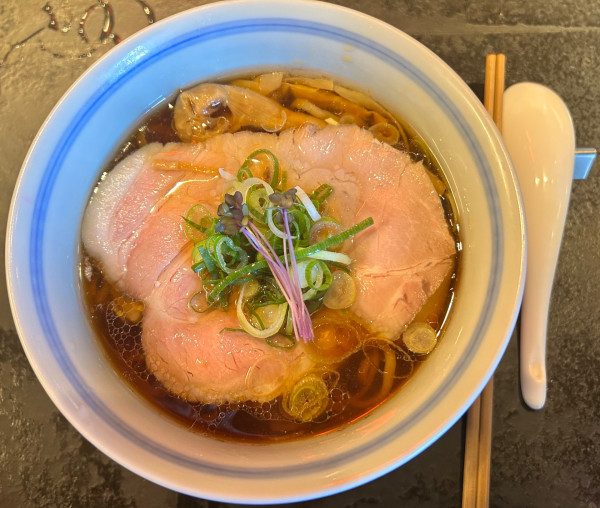 「PLUS(生姜醤油味玉付きラーメン) 1150円」@駄目な隣人の写真