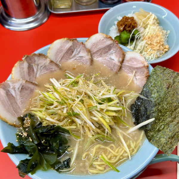 「ネギチャーシューメン＋半ライス」@ラーメンショップ◯化 つくば店の写真