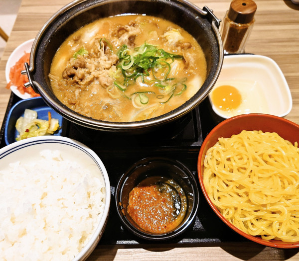 「牛肉玉ラーメン鍋膳」@吉野家 16号線若柴店の写真
