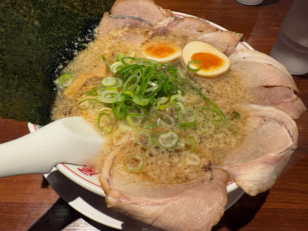 「全部のせラーメン」@ラーメン魁力屋 さいたま大和田店の写真