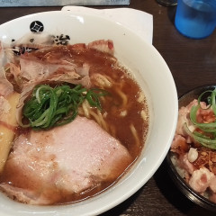 麺屋吟治の画像