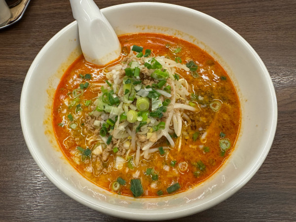 「担々麺　1200円」@平和楼の写真