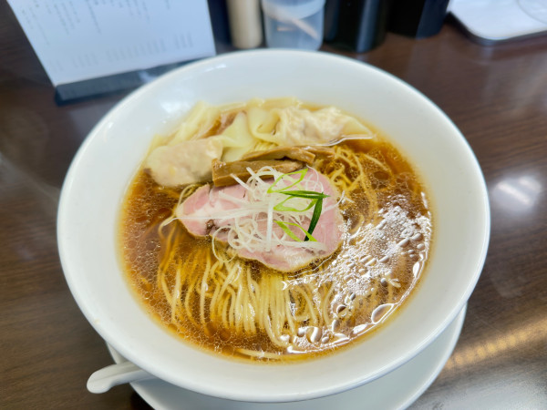 「醤油ラーメン」@中華そば 裏慶の写真