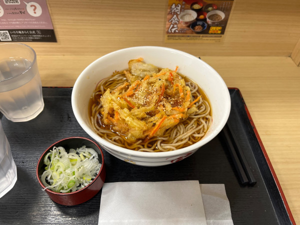 「かき揚げそば590円」@いろり庵きらく 新浦安店の写真