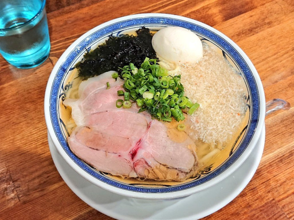 「カニラーメン〜ズワイガニあんかけ〜、味玉」@無冠 阿佐ヶ谷の写真