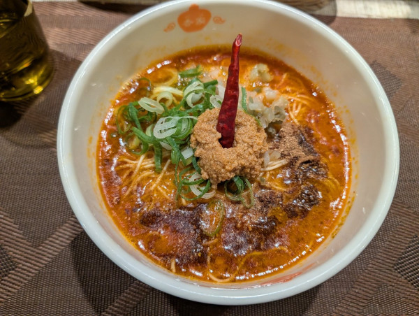 「鬼担々麺1200円」@香家 中目黒店の写真