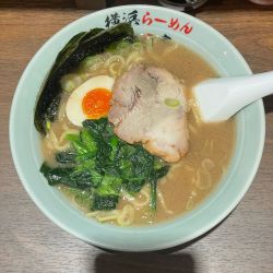 らーめん(900円)