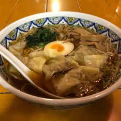 正油ワンタン麺