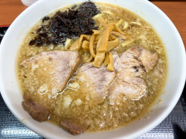 「背脂煮干ラーメン (玉ねぎ抜き)」@肉煮干中華そば 鈴木ラーメン店の写真
