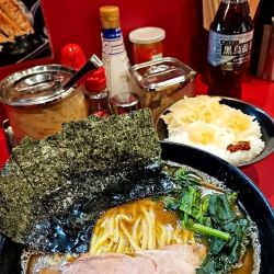 ラーメン＋ライス＋黒烏龍茶セット1,100円