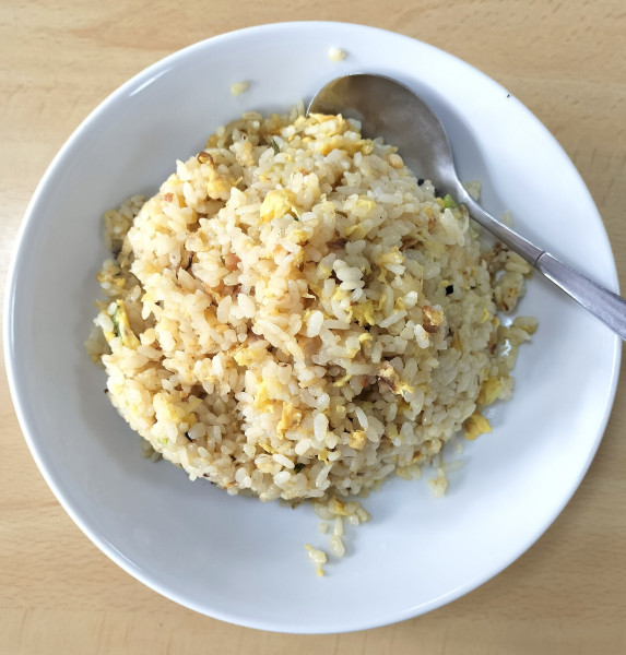 「台湾ラーメン＋炒飯のセット910円」@四川料理 麗都の写真