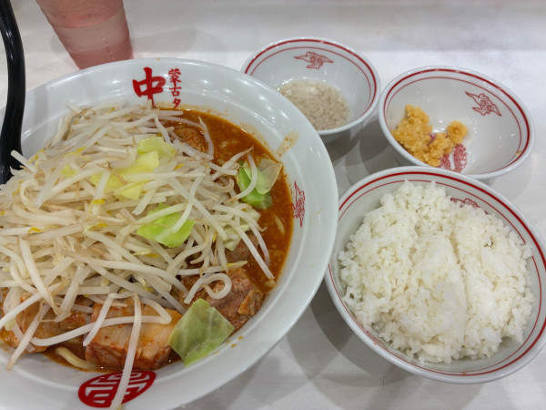 「【限定】濃厚巨豚北極10辛2倍、背脂、ライス」@蒙古タンメン 中本 渋谷店の写真