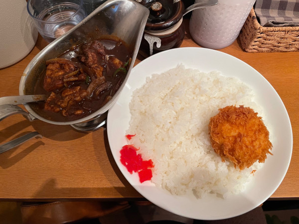 「チキンと野菜のカリー、カニクリームコロッケ」@ジンコックの写真
