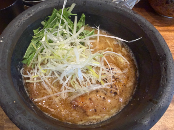 「らぁめん醤油」@俺の創作らぁめん 極や 麹町支店の写真