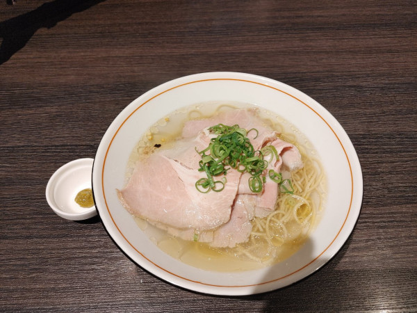 「塩かけ 低温チャーシュー 600+220?円」@中華そば 十目一八食堂の写真