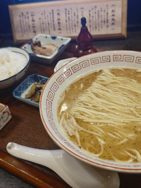 「鯖定食+倫道餃子6ヶ」@炭火焼き濃厚中華そば 倫道の写真