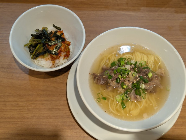 「限定牛テール塩sobaナムルキムチご飯付」@鶏Soba Toraやの写真