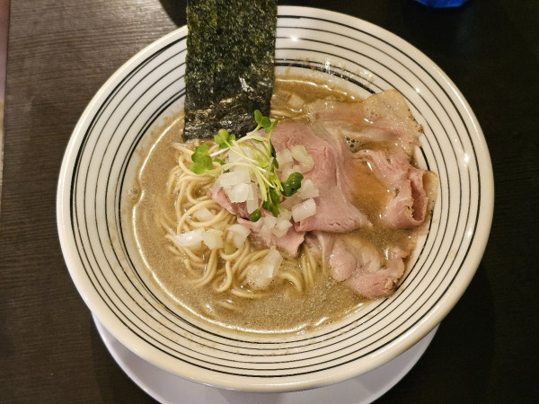 「煮干塩ソバ 900円」@らーめん コットンポットの写真
