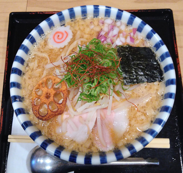 「白金豚の背脂生姜味噌らーめん【限定】」@瀬戸内食堂 ねいろ屋の写真