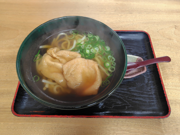 「きつねうどん750円」@吾妻そばの写真