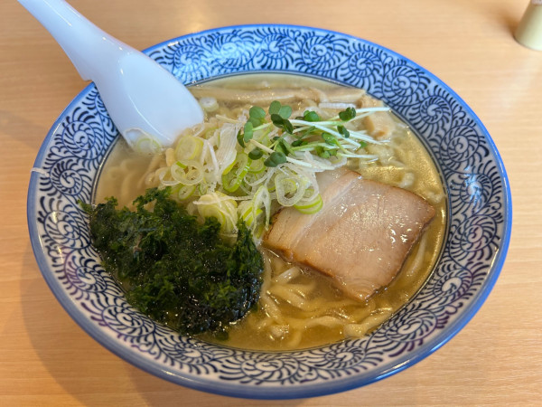 「海薫塩ラーメン(900¥大盛50¥)」@岡田製麺食堂の写真