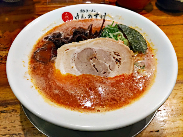 「スタミナ赤ラーメン 1020円」@羽釜豚骨博多ラーメン 二代目けんのすけ 本店の写真