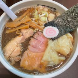 にぼしそば（大盛）＋ワンタン