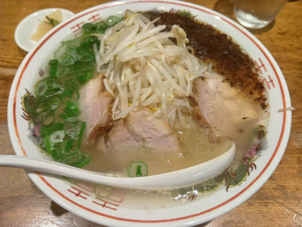 「鹿児島ラーメン 大盛」@渡なべの写真