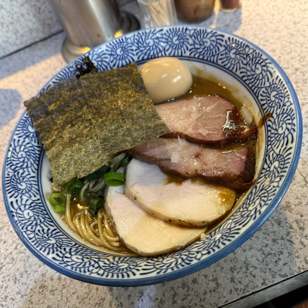 「特製濃厚煮干しラーメン」@破壊的イノベーションの写真