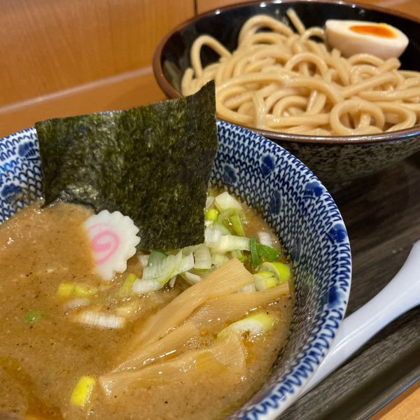 「つけ麺 あつもり（麺少なめ）890円」@次念序の写真