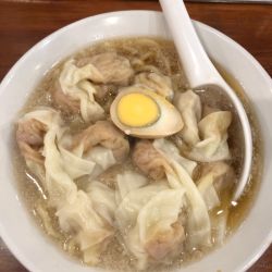 粗挽き肉汁雲吞麺（醤油）