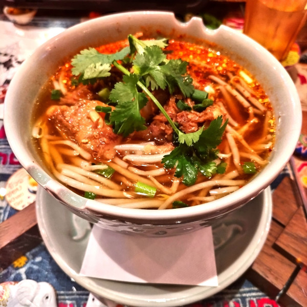 「センレクナームガドゥーク・ムー（￥1,500）＋中華麺に変更」@クルン・サイアム 羽田空港第1ターミナル店の写真