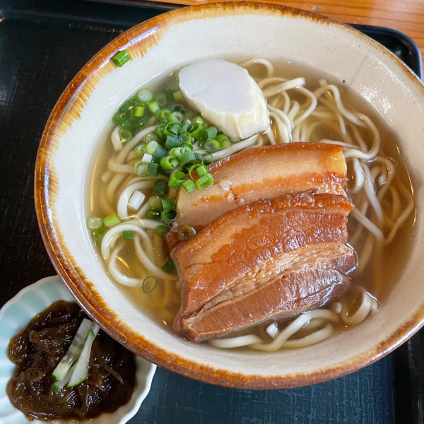 「三枚肉そば（中）800円」@しむじょうの写真