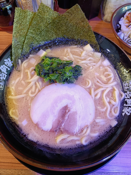 「ラーメン」@横浜家系ラーメン 壱角家 日吉店の写真