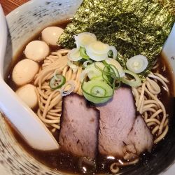 肉出汁淡麗煮干らぁめん　950円