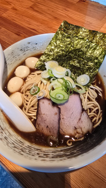 「肉出汁淡麗煮干らぁめん　950円」@ブタハトモダチニボシハシンユウの写真
